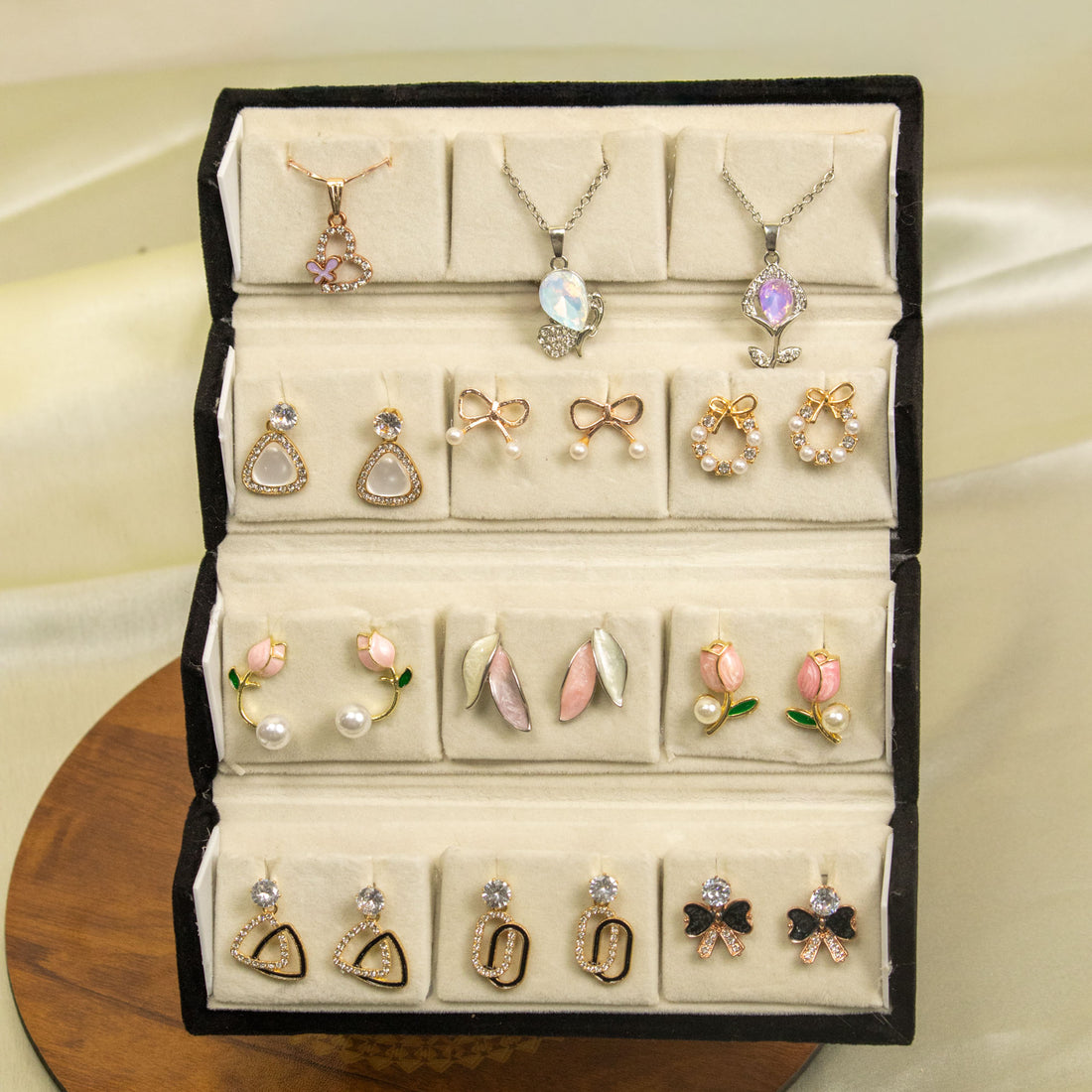 Set of 12 Stud Earrings with Pendants Box - 12