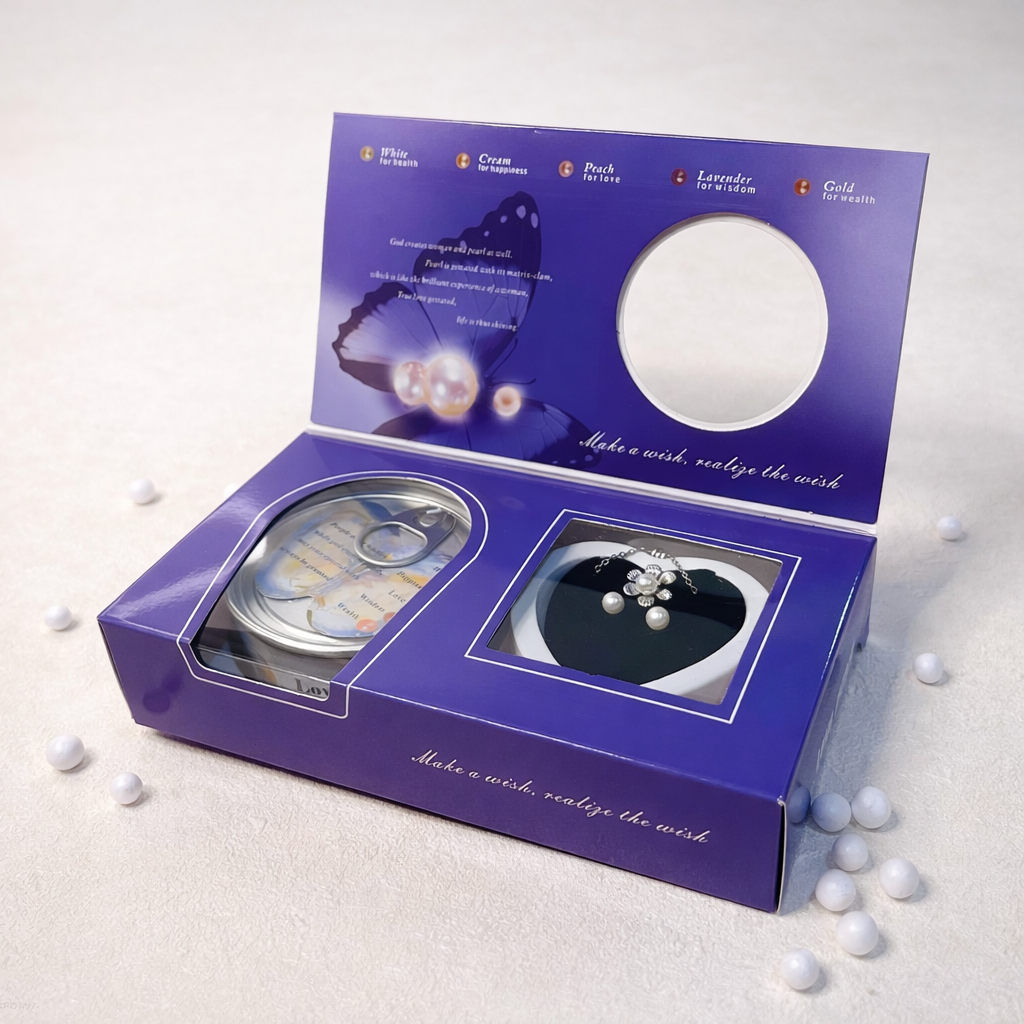 Love In Pearl Necklace